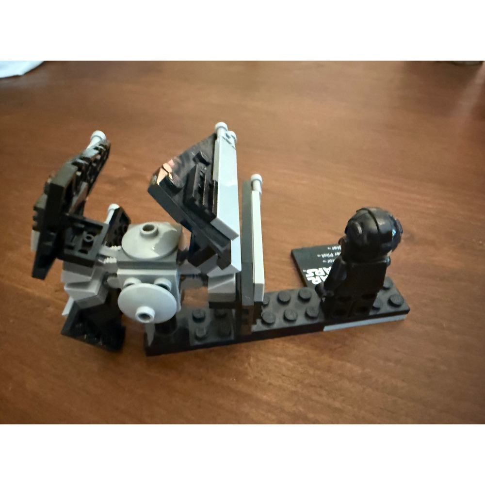 Lego Star Wars 9676 TIE Interceptor & Death Star Planet Series 1 Minifigure 2012 - Picture 4 of 6